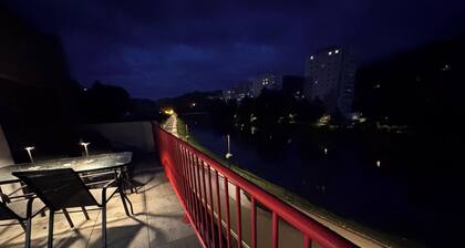 2-bedroom apartment in Bohemian Paradise with Free bikes