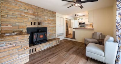 Downtown Grayling Riverfront Retreat-Near Hanson Hills and Snowmobile Trailheads