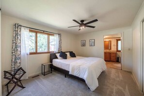 3 bedrooms, iron/ironing board, travel cot, free WiFi