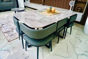 Dining - Furnished 4 Bedroom home with power, pool, beaches, school, and shops close by. (Lekki)