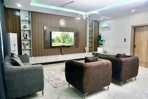 Interior - Furnished 4 Bedroom home with power, pool, beaches, school, and shops close by. (Lekki)