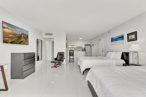 1 habitación, tabla de planchar con plancha, wifi gratis y ropa de cama 