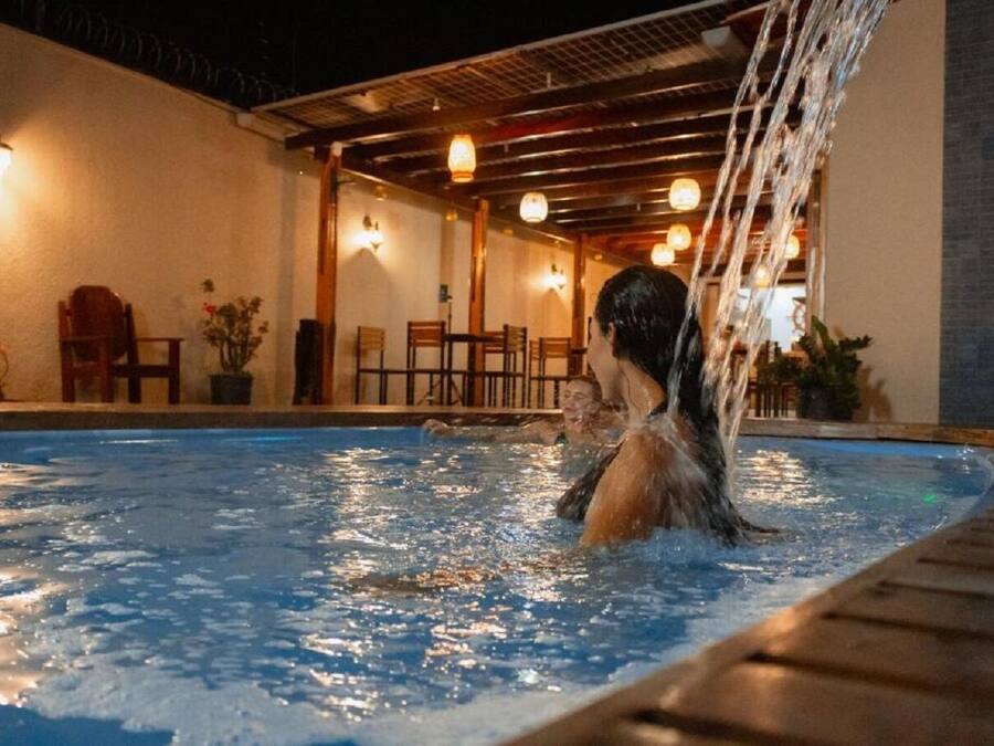 Una piscina cubierta