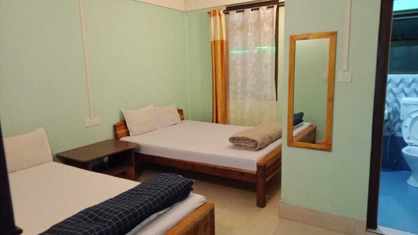 4 bedrooms, WiFi, bed sheets