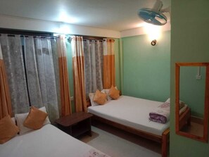 4 bedrooms, WiFi, bed sheets