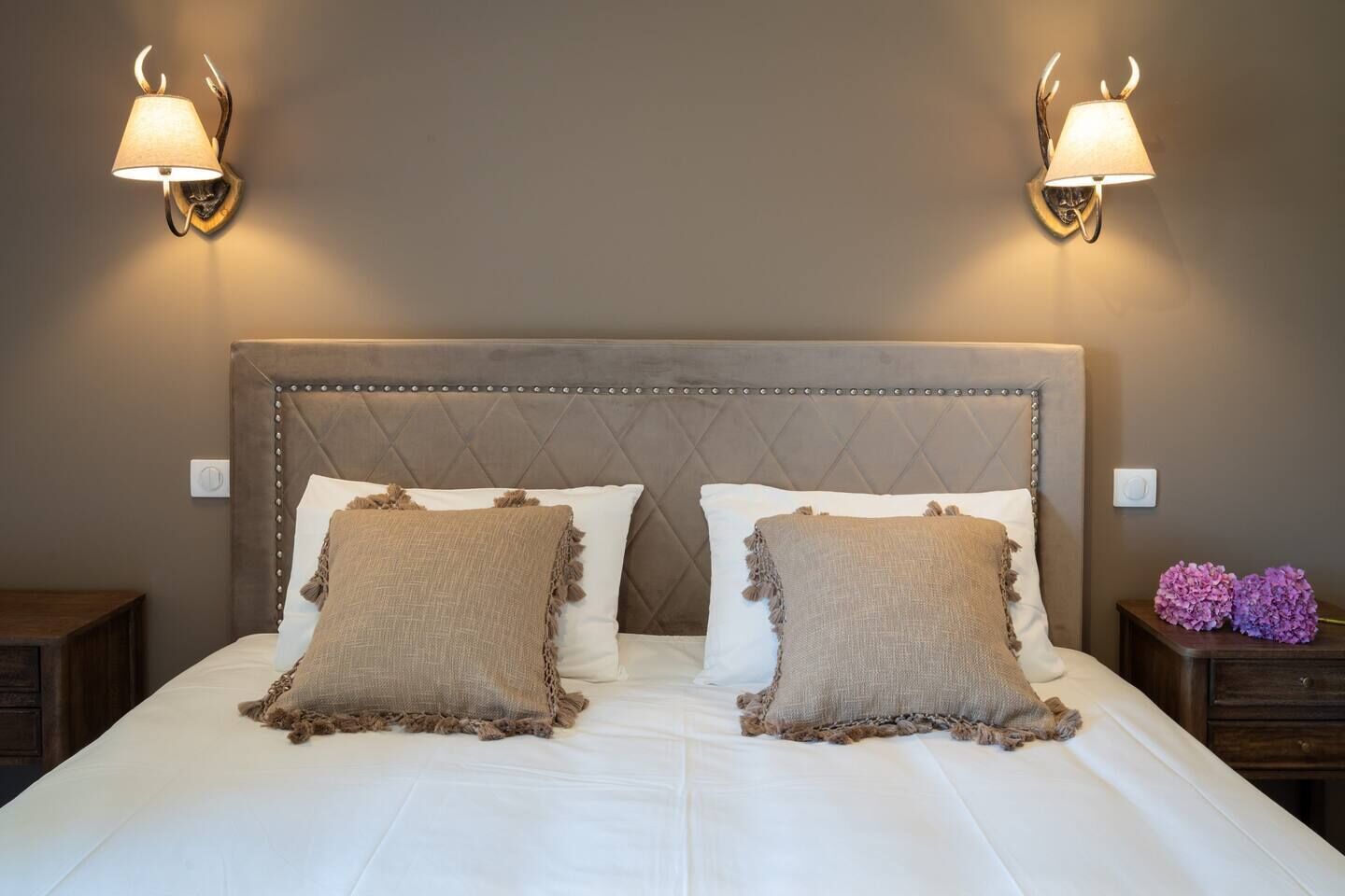 4 bedrooms, bed sheets