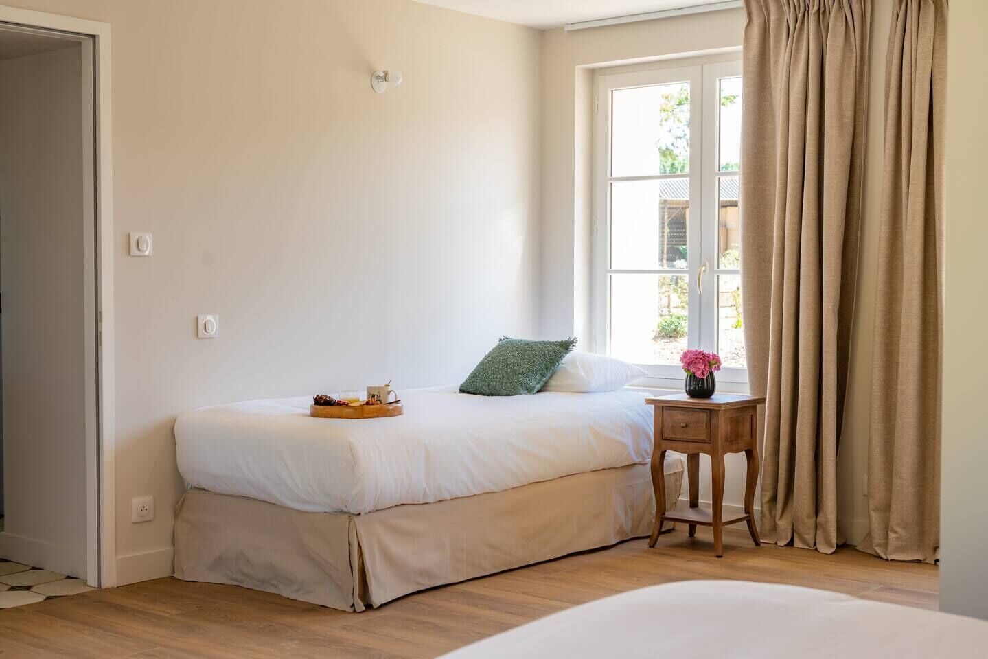 3 bedrooms, iron/ironing board, travel cot, bed sheets