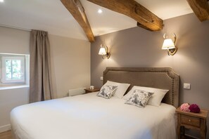 4 bedrooms, free WiFi, bed sheets