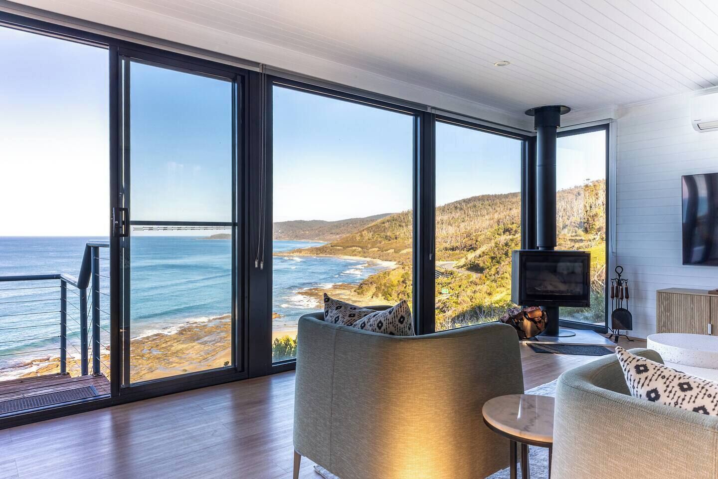 Televisión, chimenea