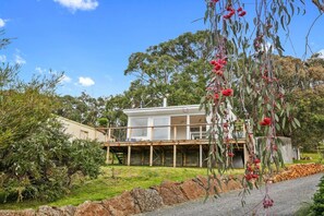 Exterior - Grey River Beach House - 10 minutes to Wye (Grey River)