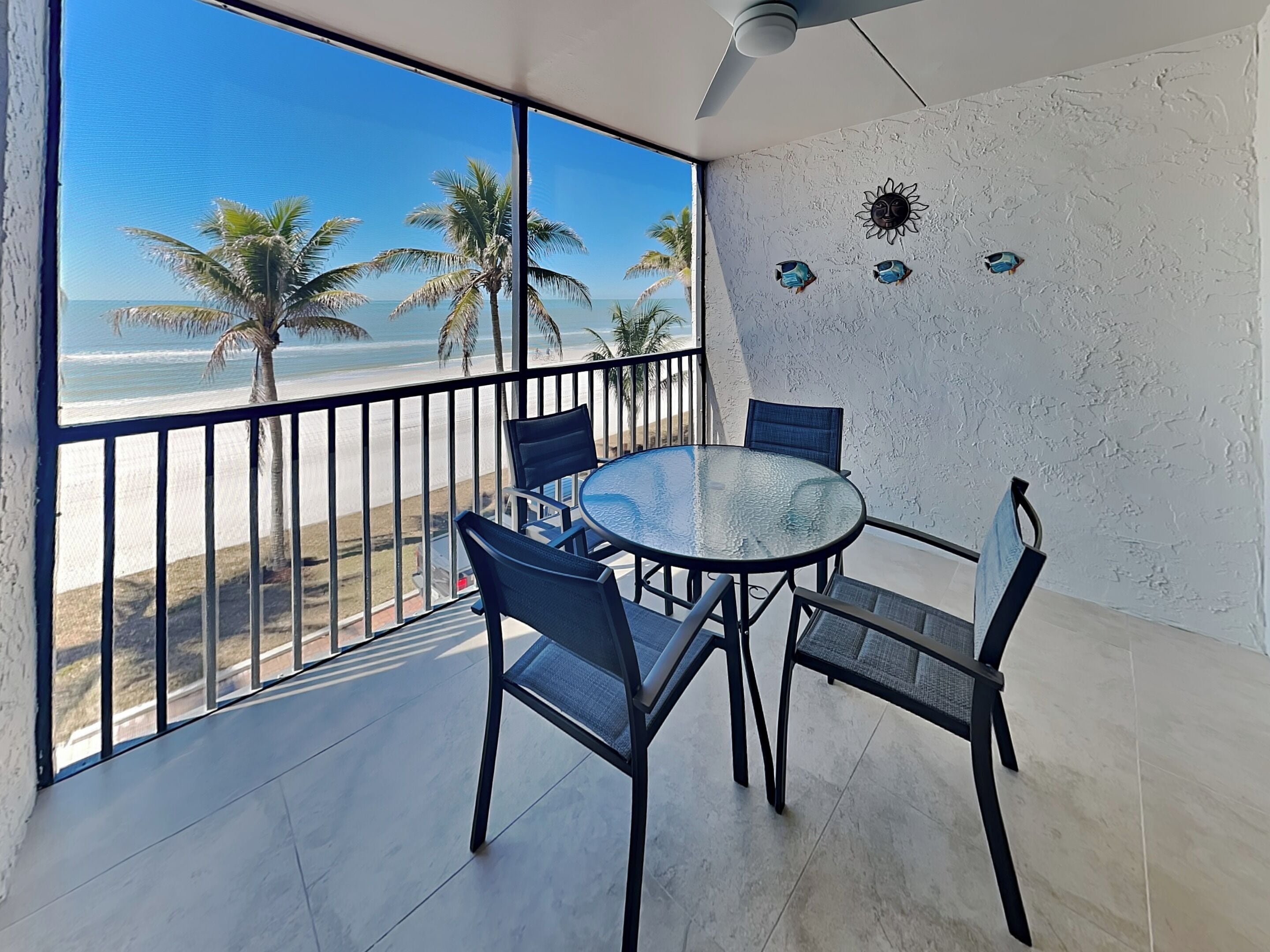Condo (2 Bedrooms) | Front of property