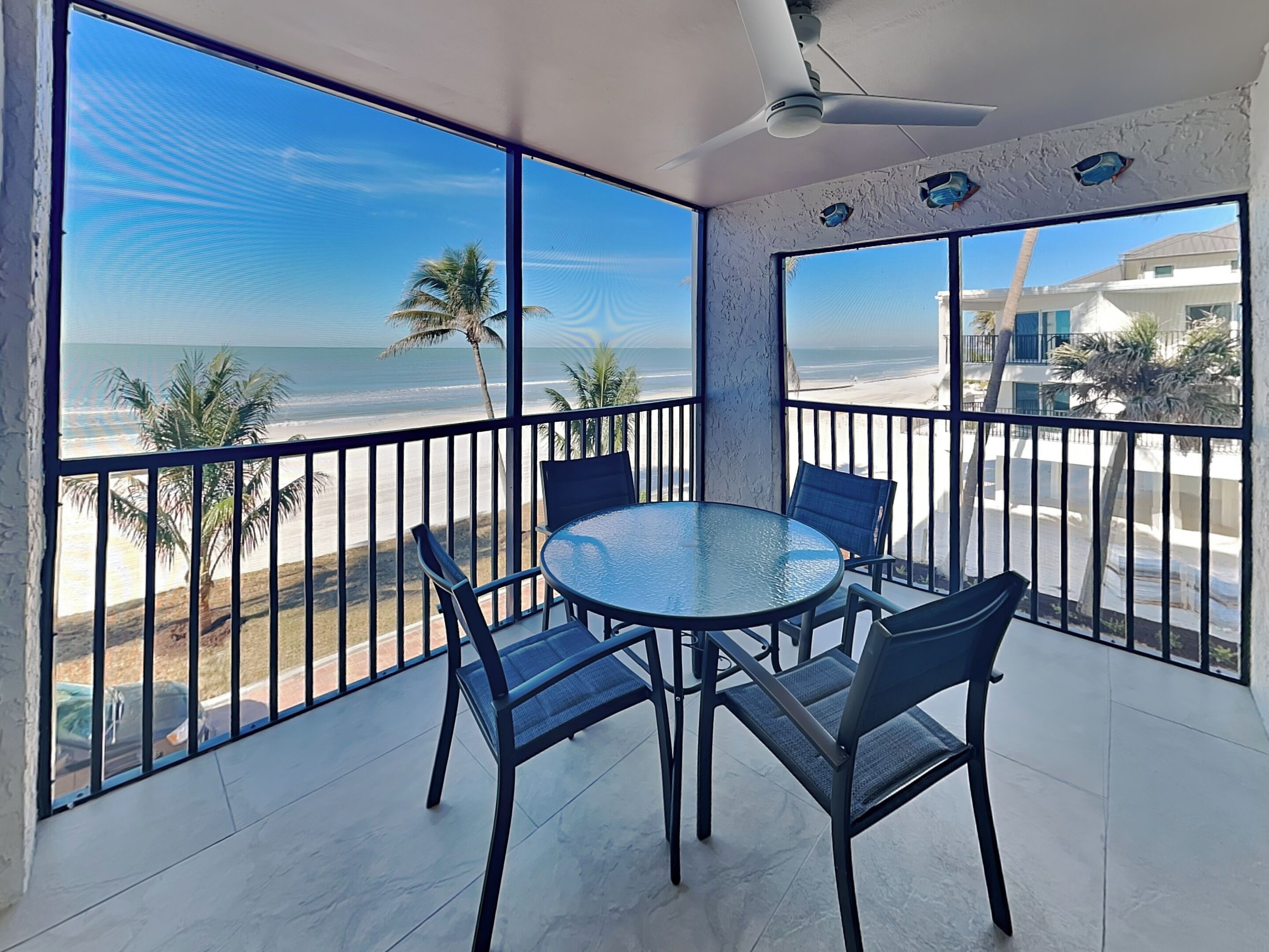 Condo (2 Bedrooms) | Front of property