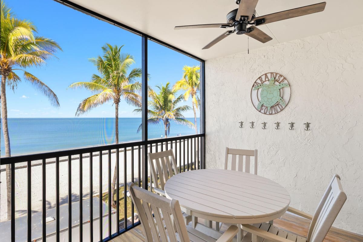 Condo (2 Bedrooms) | Front of property