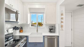 Condo (2 Bedrooms) | Property amenity