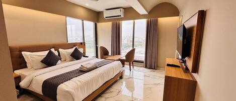 Phòng Superior | Trang bị nội thất với thiết kế riêng biệt, bàn