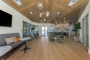 Interior - Coastal Luxe Apt w/Pool/ Gym/FREE Parking/ Balcony (Largo)