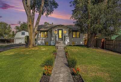 Artsy Arvada Urban Cottage + Guest House - Near Breweries, Golf, Theatre, Parks