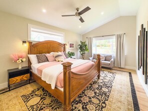 5 bedrooms, iron/ironing board, WiFi, bed sheets