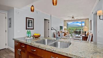 Microwave, oven, dishwasher, coffee/tea maker