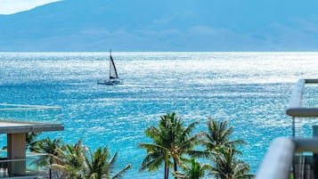 Condo (3 Bedrooms) | Front of property