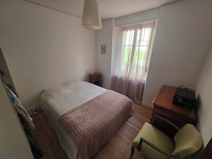 1 camera, culla da viaggio, Wi-Fi gratuito, lenzuola