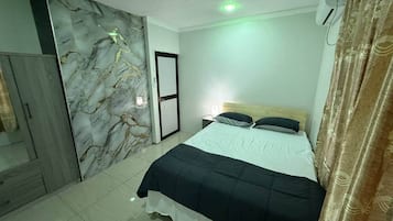 4 Schlafzimmer, Bügeleisen/Bügelbrett, WLAN, Bettwäsche