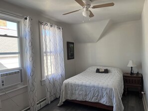 2 室のベッドルーム、アイロン / アイロン台、WiFi、ベッドシーツ