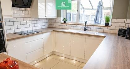 3 Bedroom House. Centre Of Lincoln. 1.5 Bathrooms