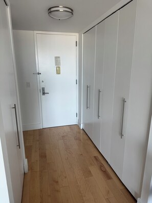 Interior - Cozy apartment with, East River Views & NYC Skyline! In a luxurious neighborhood (Queens)