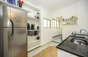 Apartment, Smoking