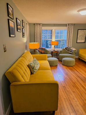 Smart TV, DVD player, books