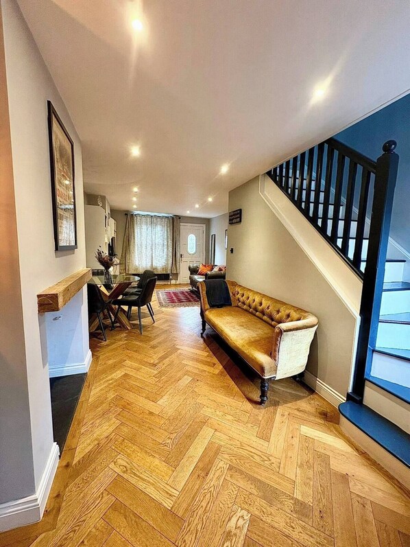 智能电视、办公室