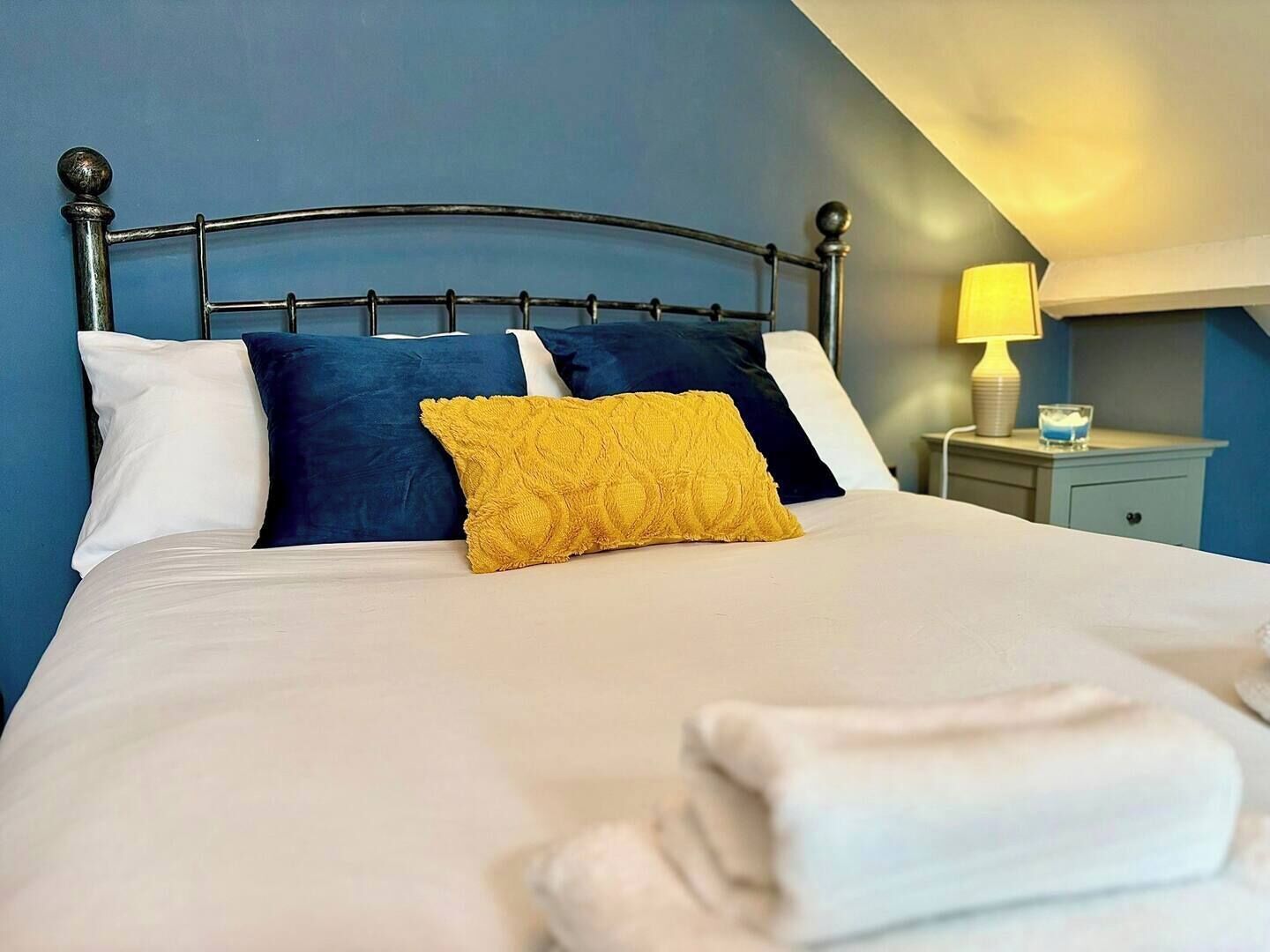 2 bedrooms, desk, iron/ironing board, free WiFi