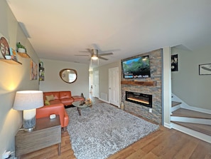 TV, fireplace