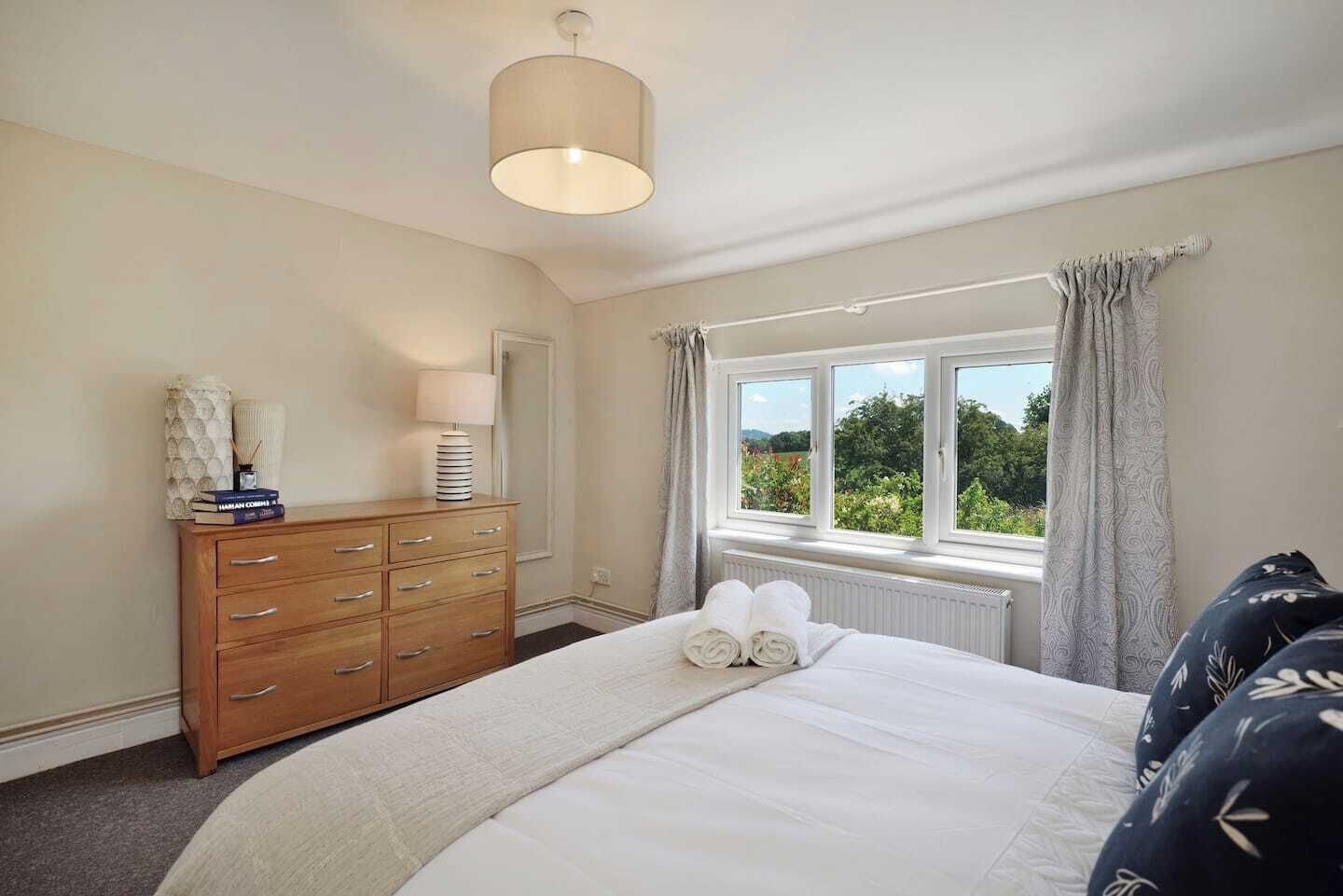 3 chambres, fer et planche à repasser, lit parapluie, Wi-Fi gratuit