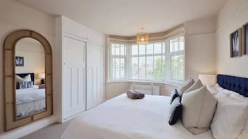 3 bedrooms, iron/ironing board, travel crib, free WiFi