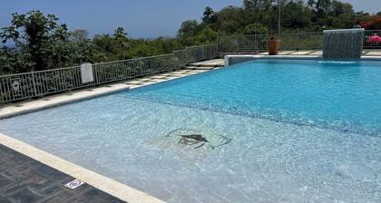 Charming 2-bedroom villa in a gated community 6 mins from Ocho Rios town.