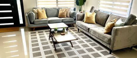 Smart-TV, bøker og PC-skjermer