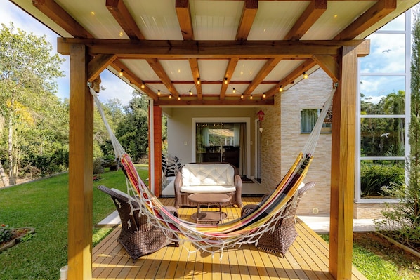 Rumah, Boleh Merokok | 4 kamar tidur