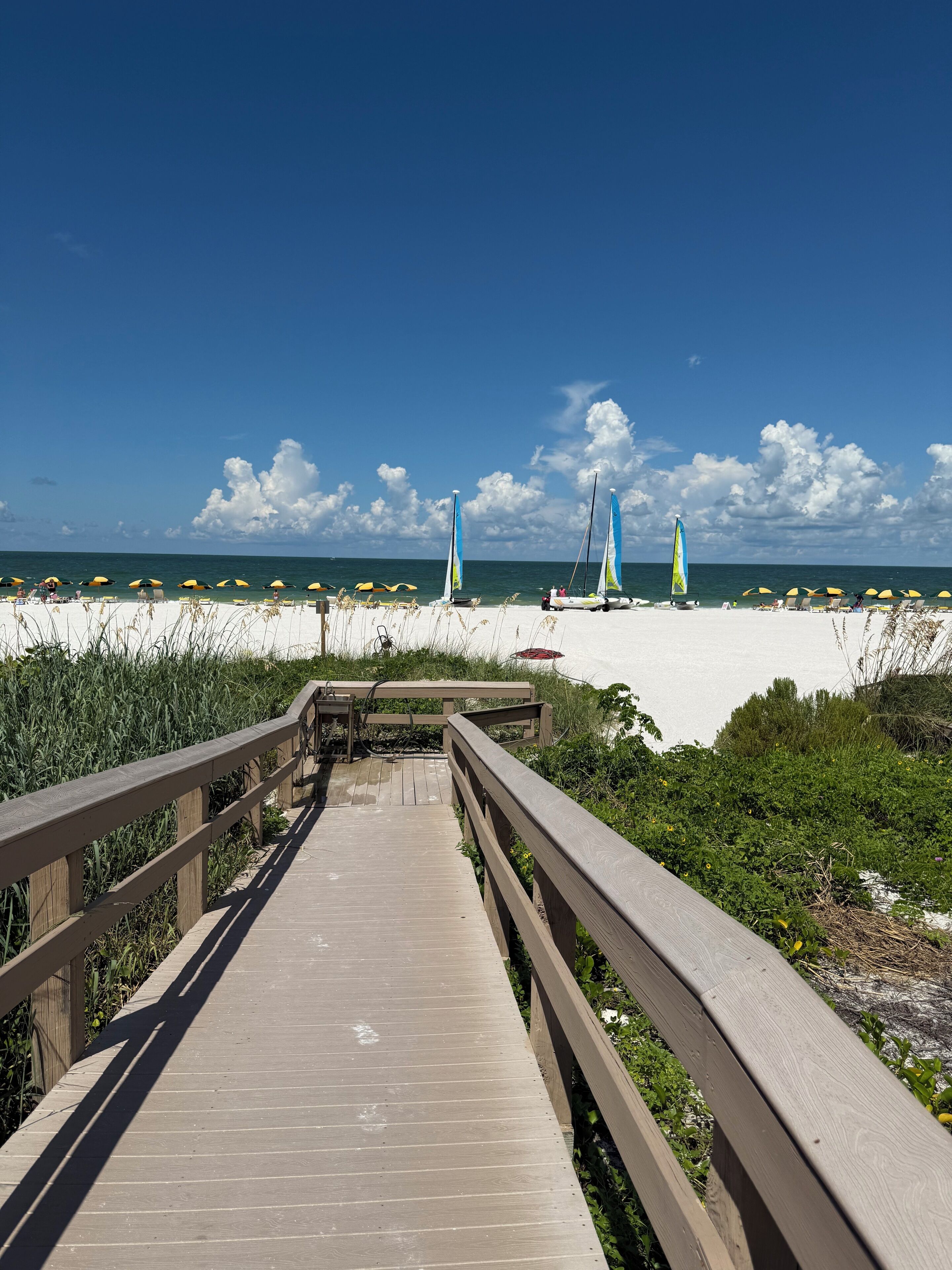 沙滩椅、沙滩毛巾