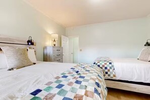 2 bedrooms, Internet, bed sheets