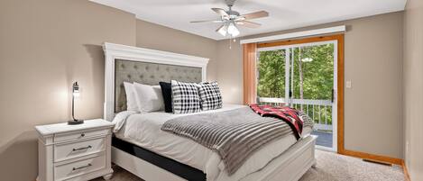 2 多间卧室、免费 WiFi、床单