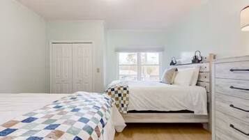 2 bedrooms, bed sheets
