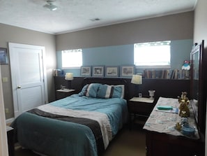 3 bedrooms, iron/ironing board, Internet, bed sheets