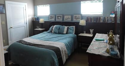 Charming 3-bdrm B&B Rick House Retreat just outside of Bardstown.
