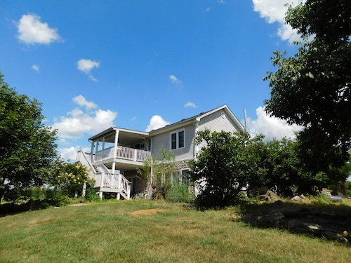 Charming 3-bdrm B&B Rick House Retreat just outside of Bardstown.