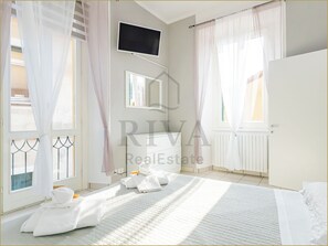1 habitación, caja de seguridad en la habitación y cuna de viaje 