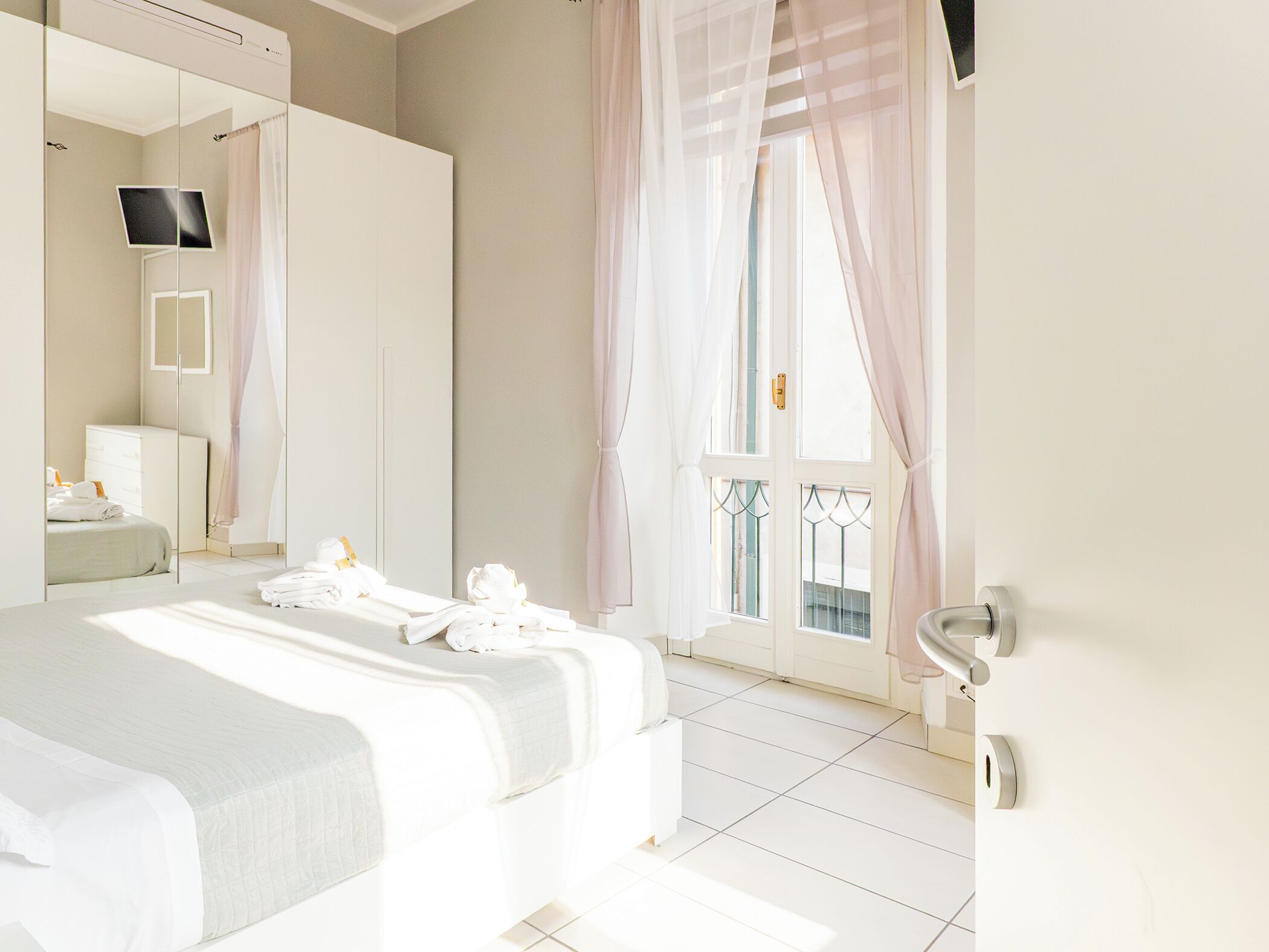 1 bedroom, in-room safe, travel cot, free WiFi