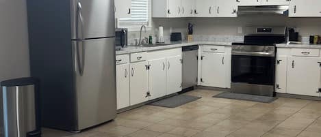 Microwave, dishwasher