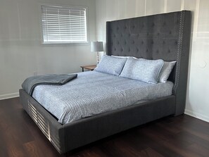 3 bedrooms, iron/ironing board, Internet, bed sheets